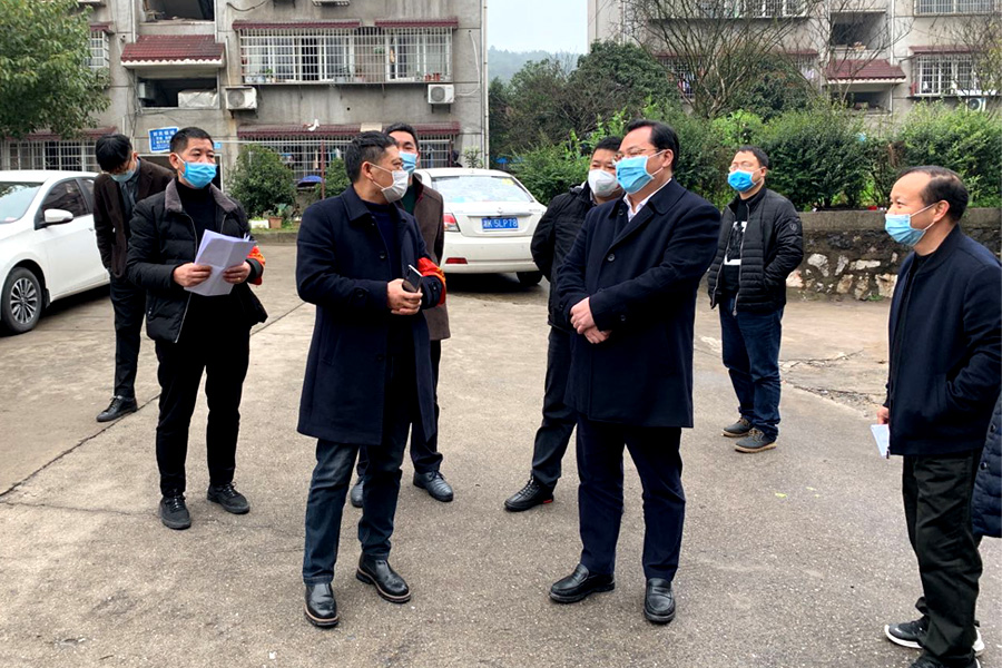 冷水江市委副書記、市長曾伯怡一行到金竹山分公司調研疫情防控工作