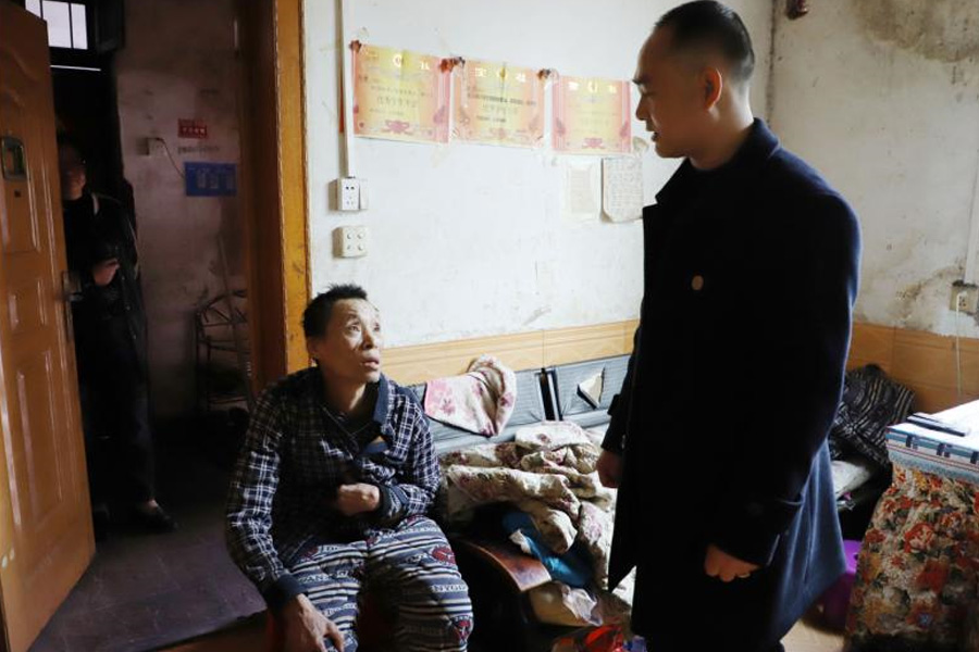 牛年春來早，暖心送溫馨